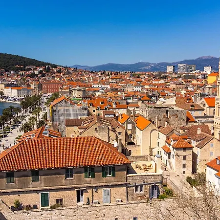 Terazza Grande In Diocletian Tower Split