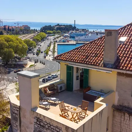 Terazza Grande In Diocletian Tower Апартаменти