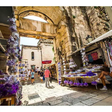 Terazza Grande In Diocletian Tower * Split
