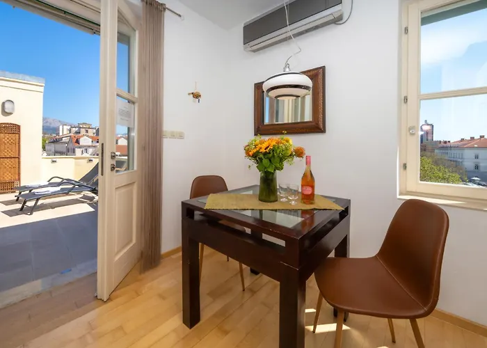 Terazza Grande In Diocletian Tower Split